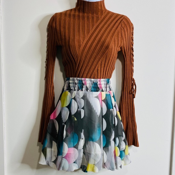 Luc. Duchene Chiffon Mini Skirt with Pockets - Picture 5 of 7